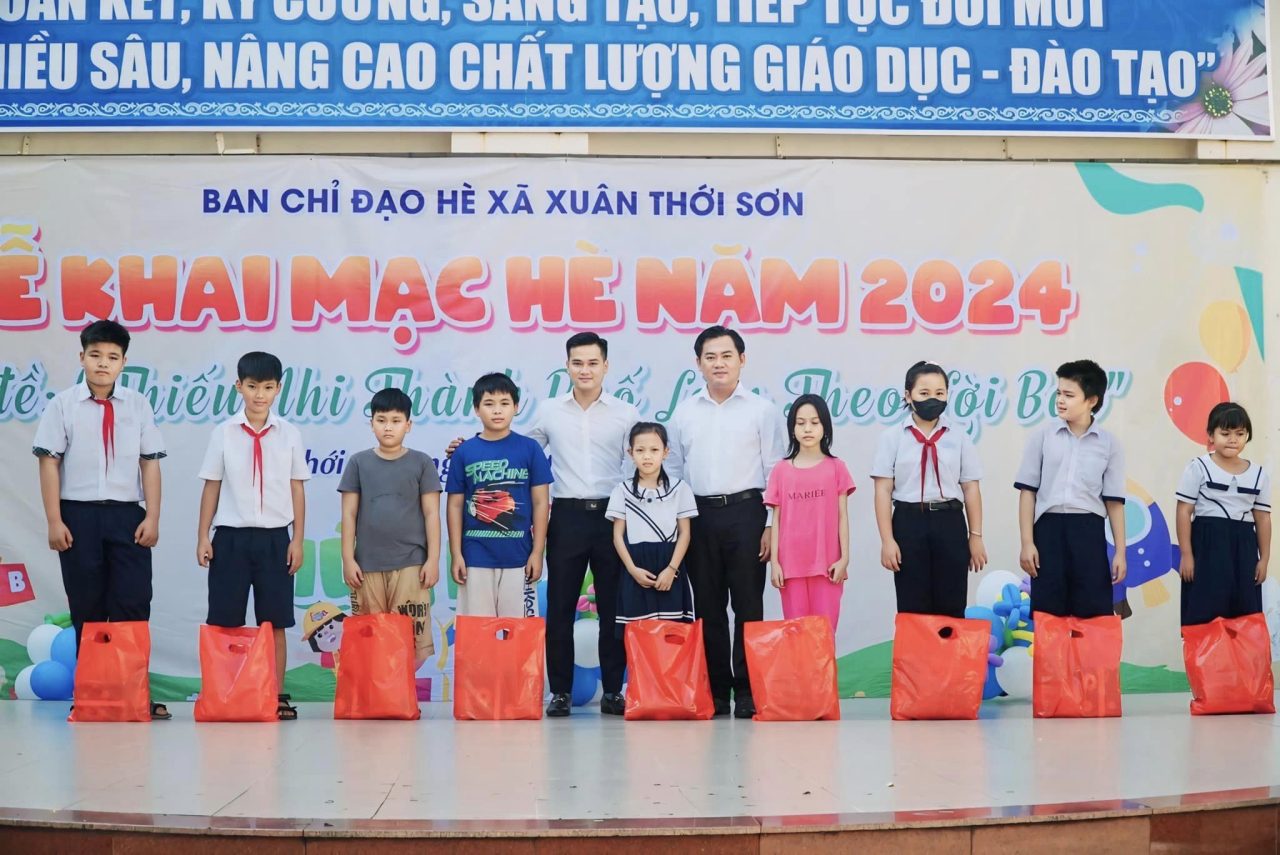 Dr. Natro Đồng Hành Cùng Các Em Học Sinh Tại Lễ Khai Mạc Hè Năm 2024